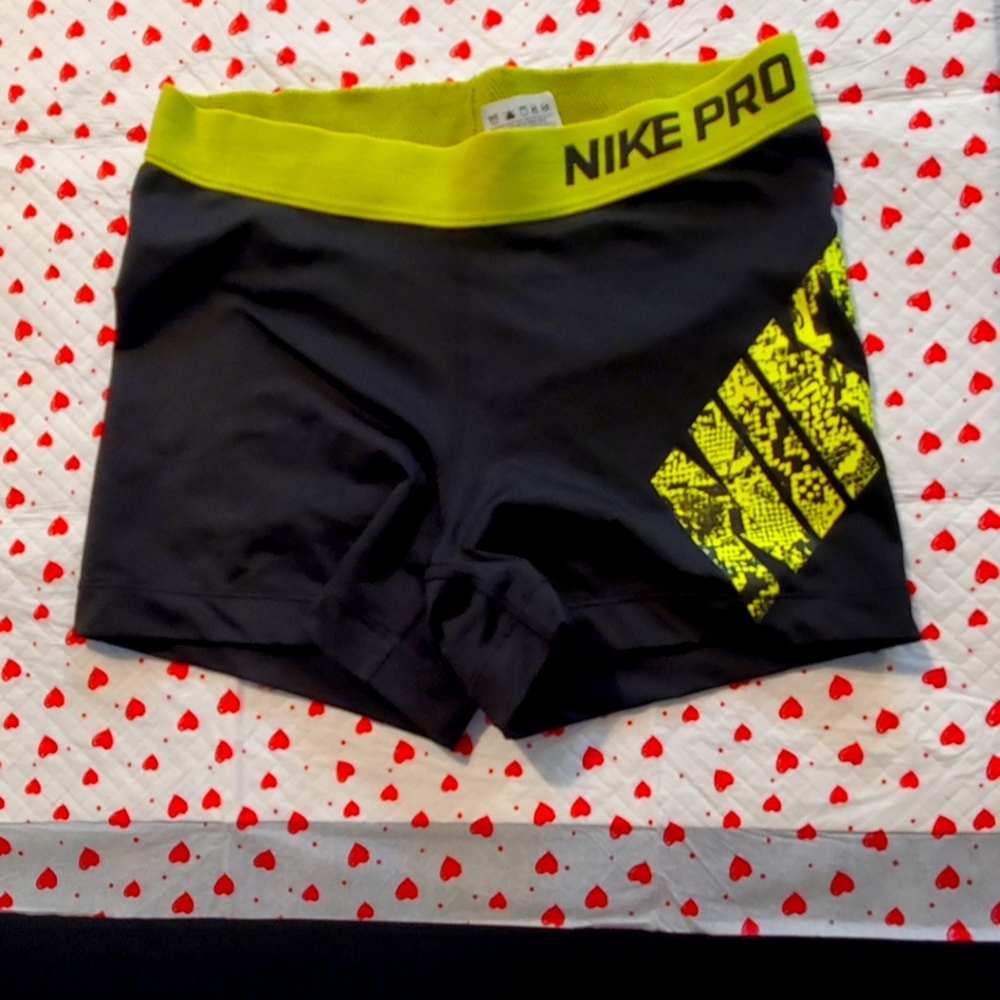 NIKE PRO SHORTS